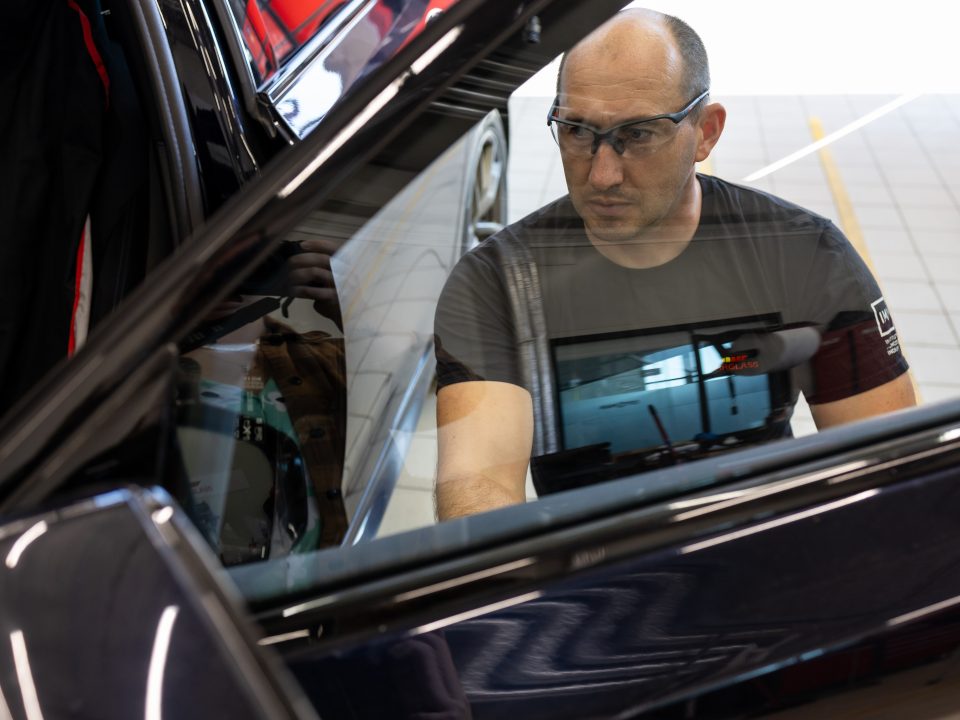 Carglass paslaugos: automobilių stiklų keitimas, remontas, poliravimas ir kitos stiklo priežiūros paslaugos